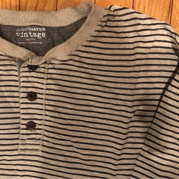 Striped Button  Detail Sweater - Picture 3 of 4